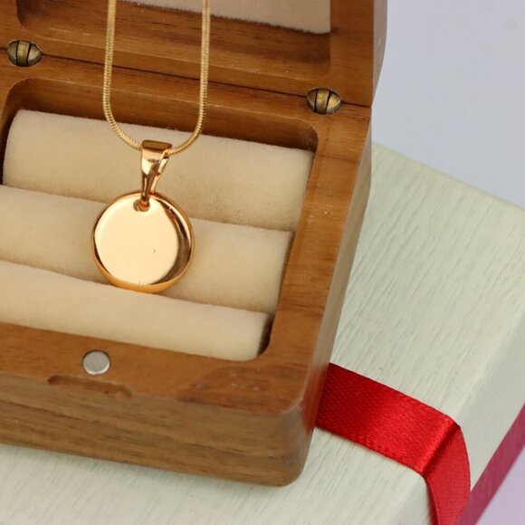 "Minimalist Round Rose Gold Pendant for Everyday Layering Style, XPPT1536 - Picture 8 of 13